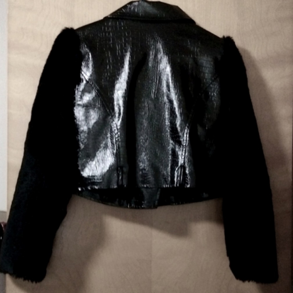 Cropped faux leather jacket with faux fur arms
